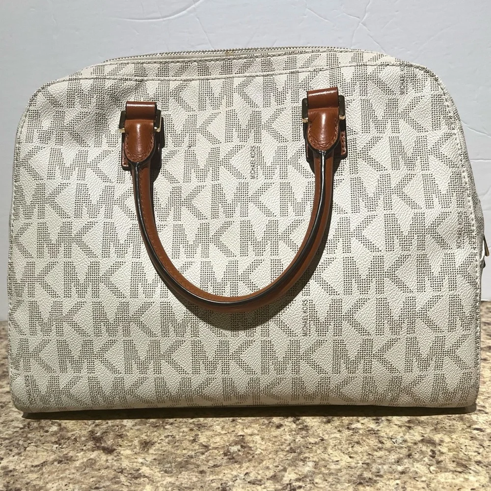 New, Light Brown, Purse By Michael Kors. FREE, Second, MK Gold Logo Ring. - Picture 2 of 13